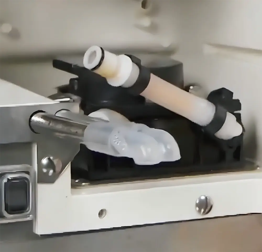 Three-Port Dispensing Nozzle for LCA-1 MS